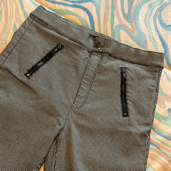 Stretchy black and white print pants - Picture 3 of 5